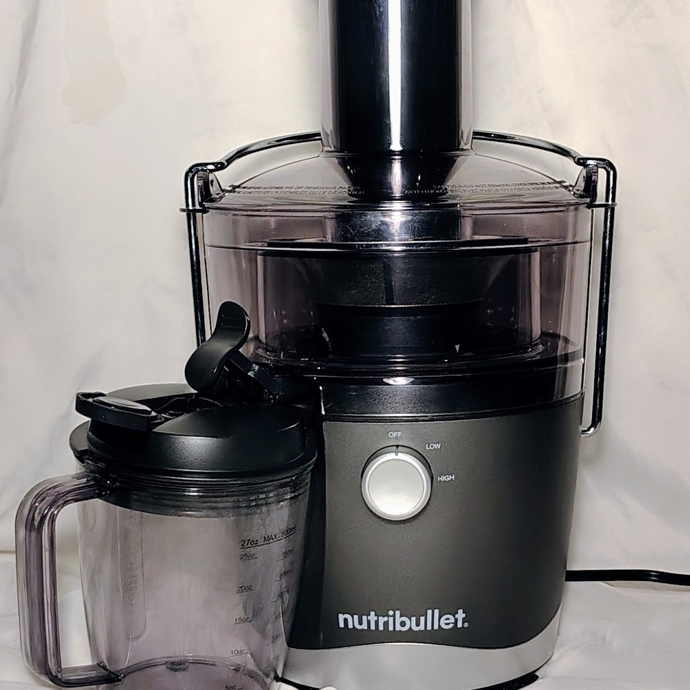 Black Juicer with Pitcher